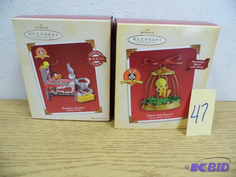 lot 47 image: Hallmark Ornaments