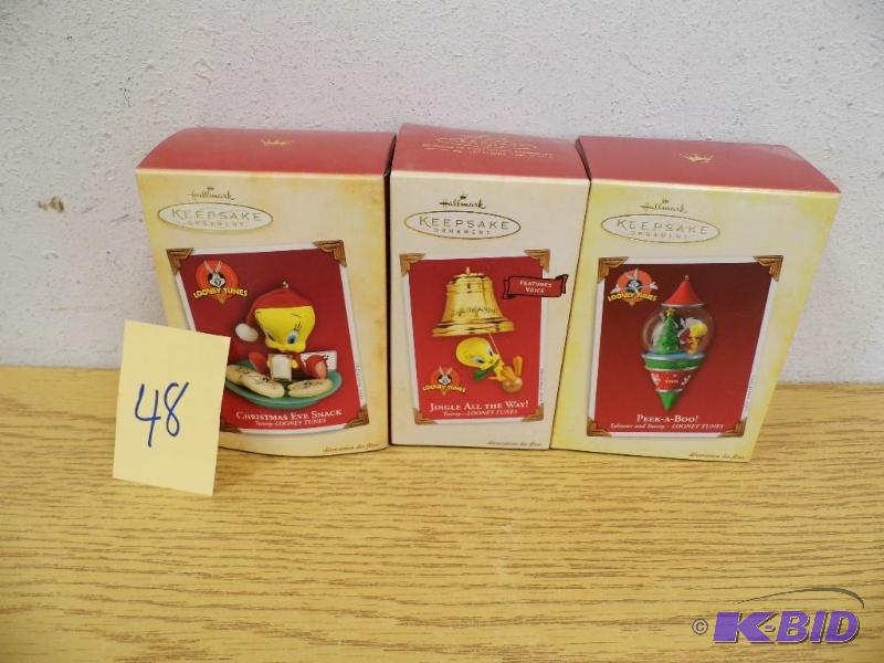 lot 48 image: Hallmark Ornaments