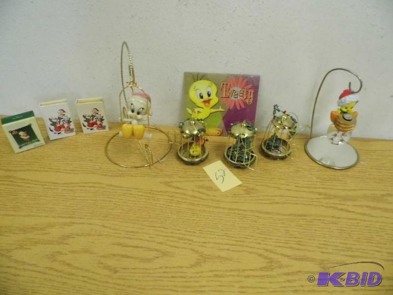 lot 52 image: Ornaments
