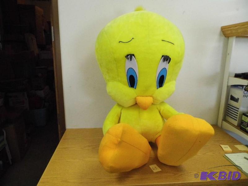 lot 63 image: Sitting Tweety