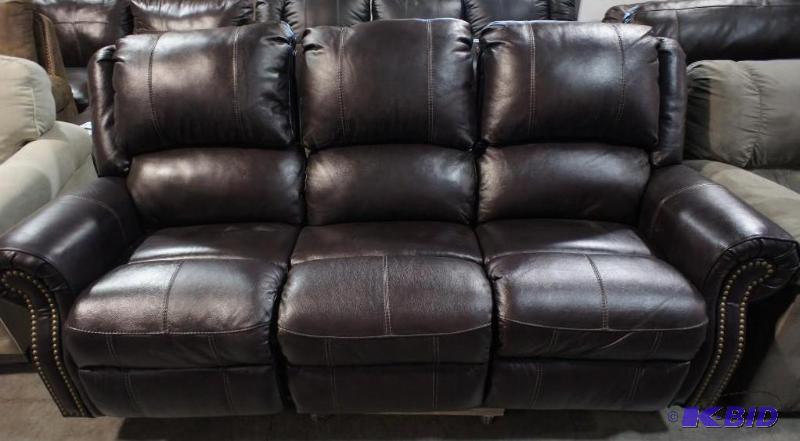 lot 10 image: New Ashley Signature Dual-Recliner Durablend ...