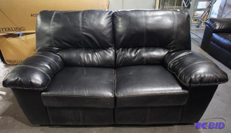 lot 22 image: New Ashley Signature Durablend Leather Lovese...