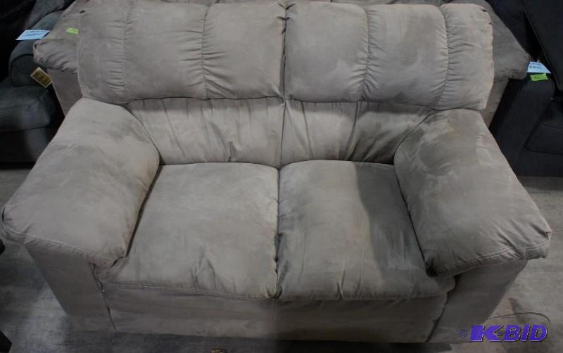 lot 5 image: New Ashley Signature Microfiber Loveseat - MS...