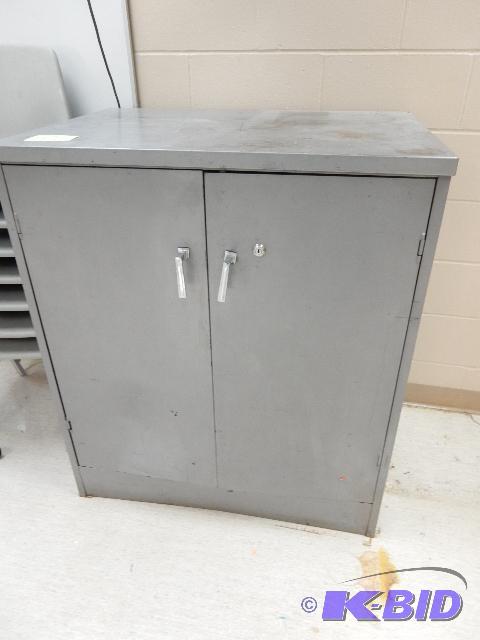 lot 121 image: Steel Cabinet