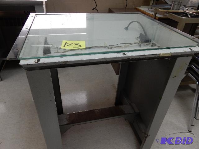 lot 123 image: Light Table