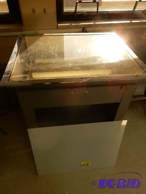 lot 125 image: Light table