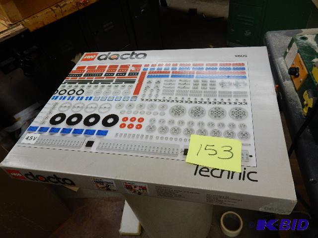 lot 153 image: DACTA, LEGO Set