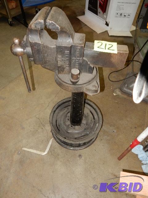 lot 212 image: Chase Parker Vise.