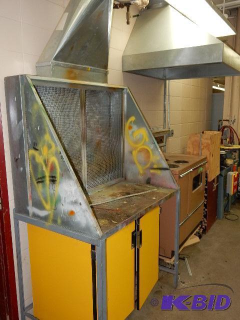 lot 245 image: Paint booth, cabinet and exhaust system