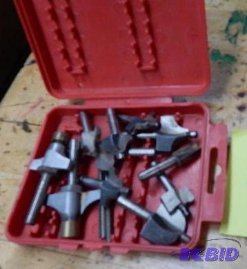 lot 251 image: 9 piece Router bit set