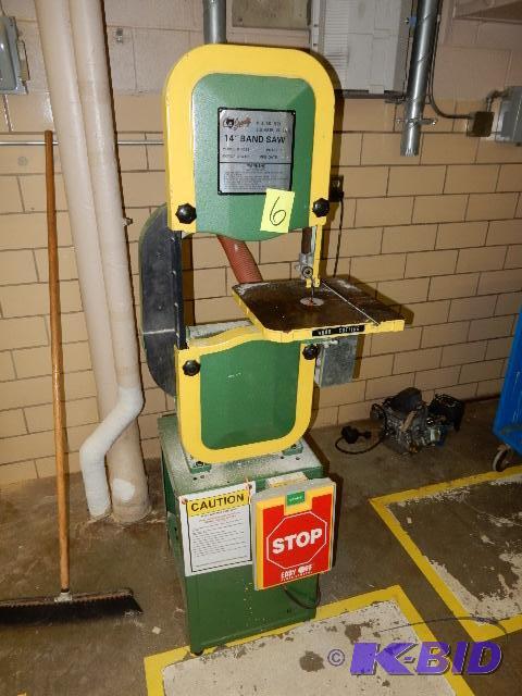 lot 6 image: Grizzly 14 in Band Saw