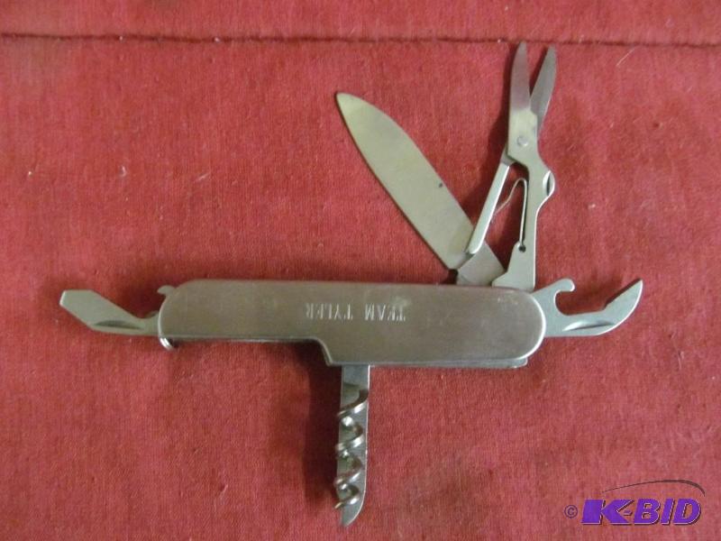 lot 129 image: Knife
