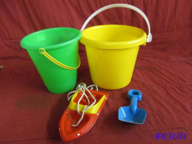 lot 137 image: Toy