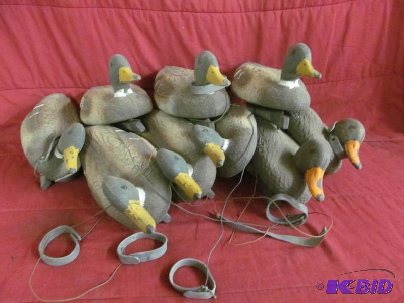 lot 149 image: Decoy