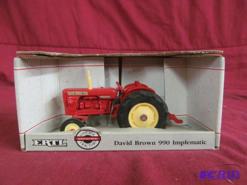 lot 16 image: Toy Tractor