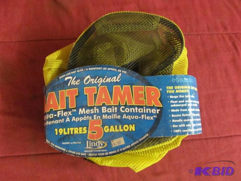 lot 165 image: Bait Container
