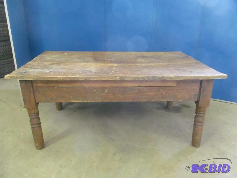 lot 239 image: Table