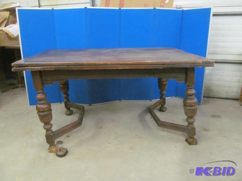 lot 243 image: Table
