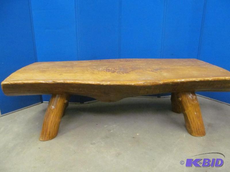 lot 253 image: Table