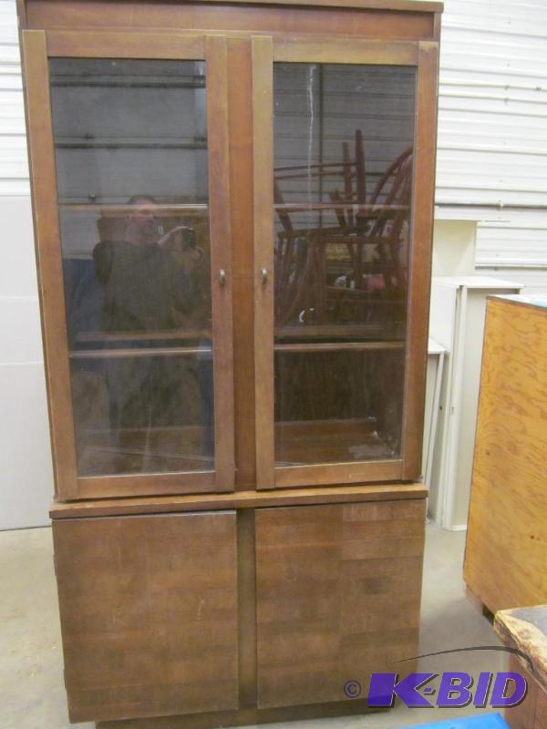 lot 257 image: Hutch