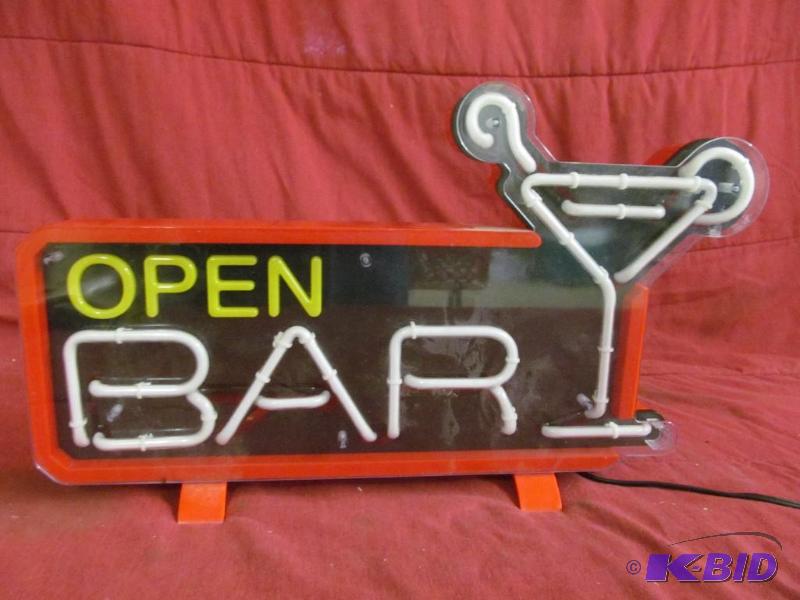 lot 9 image: Sign