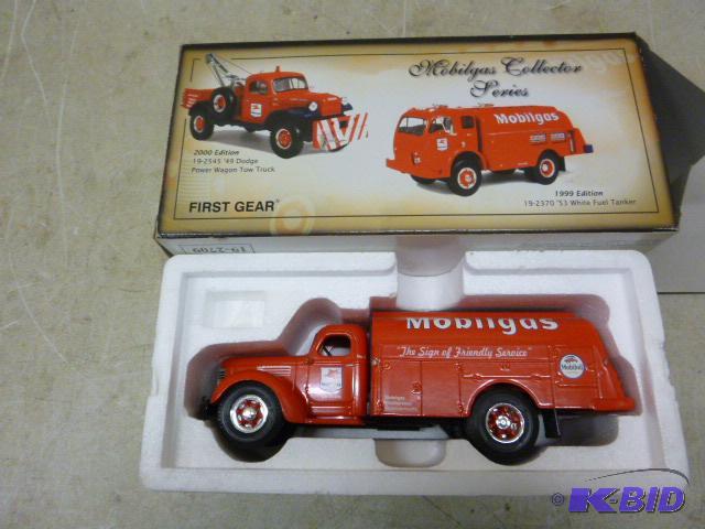 lot 100 image: 1953 White Fuel Tanker First Gear Limited Edi...