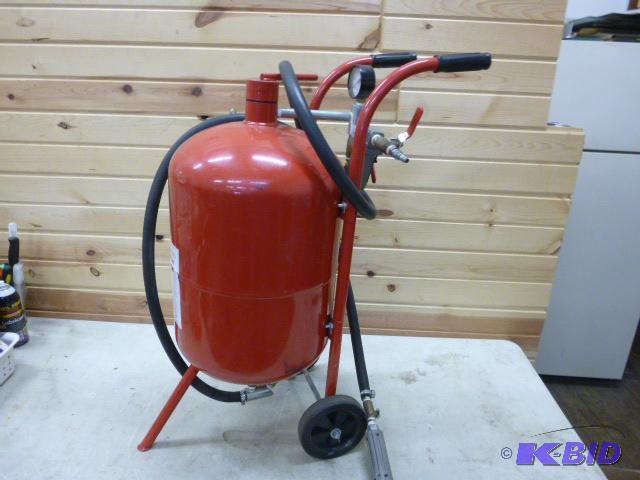 lot 135 image: Sand Blaster...