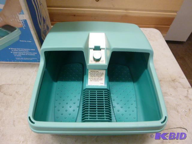 lot 138 image: Pollenex Deep Heat Feet Relief Massaging Foot...