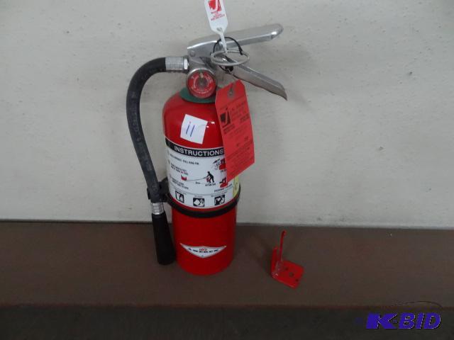 lot 11 image: Fully charged fire extinguisher...