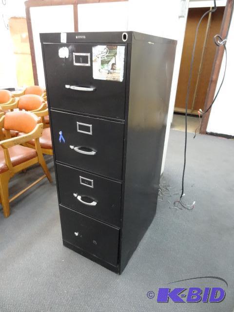 lot 19 image: 18" metal 4 drawer file cabinet...