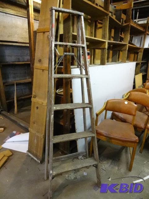 lot 41 image: 6 wood step ladder...