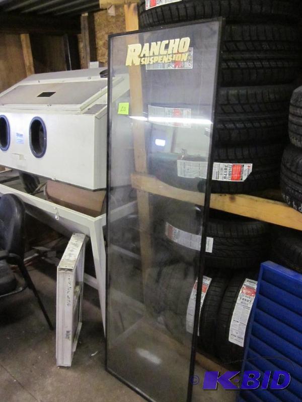 lot 20 image: 70 12 x 22 12 x 1 inch IG glass unit, in go...
