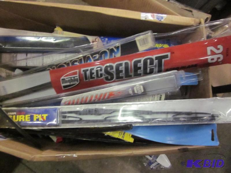 lot 25 image: Large box of windshield wipers, all different...