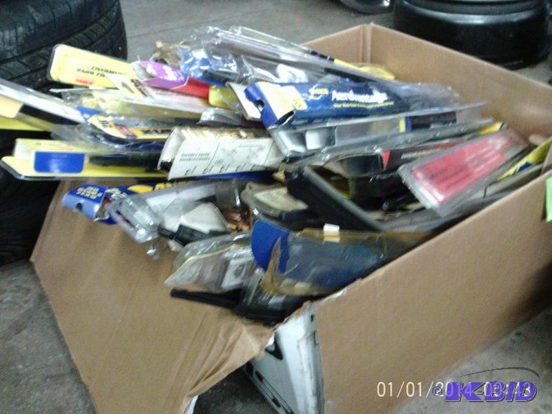 lot 27 image: Large box of windshield wipers, all different...