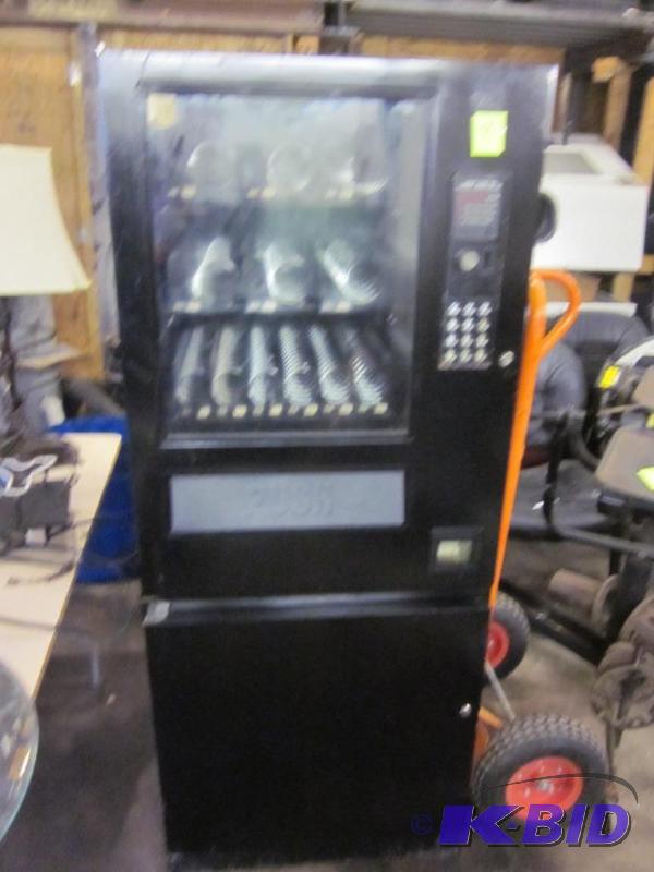 lot 4 image: Multi- selection candy and snack machine, coi...