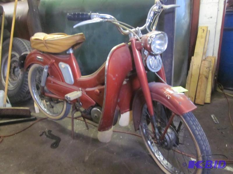 lot 6 image: Rare French Motobecane Scooter