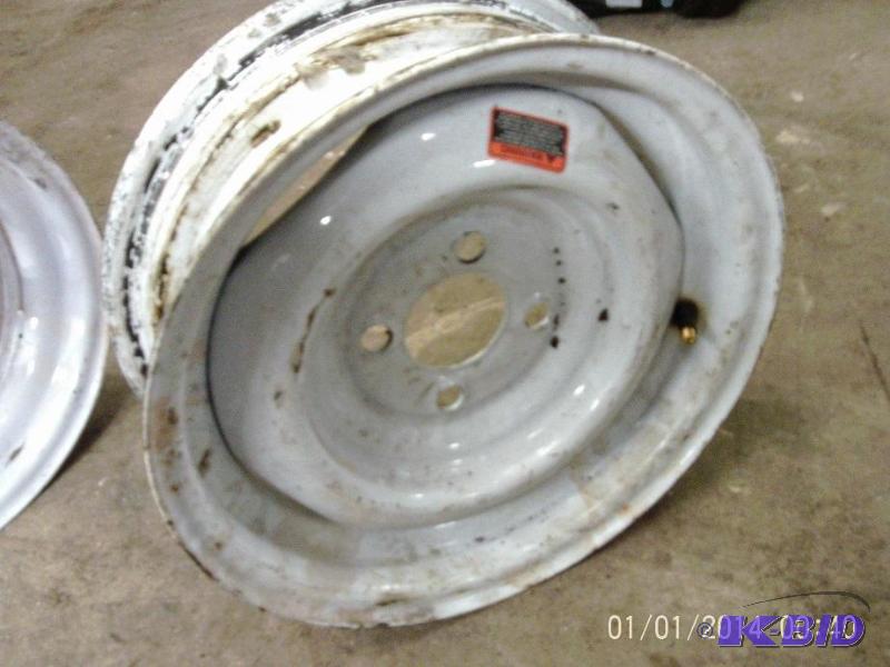 lot 75 image: 13 x 4.5 four bolt trailer rim....