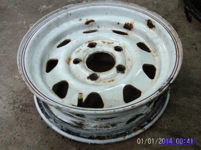 lot 76 image: 13 x 4.5 five bolt&nbsptrailer rim....