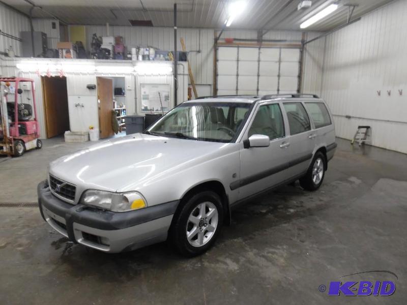 99 Volvo Station Wagon
