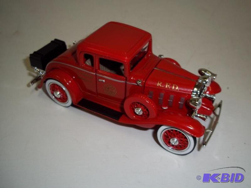 1932 Chevy Roadster Fire Chief Car Replica   ...