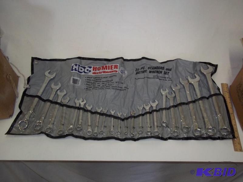 NEW 27 piece standard and metric wrench set...