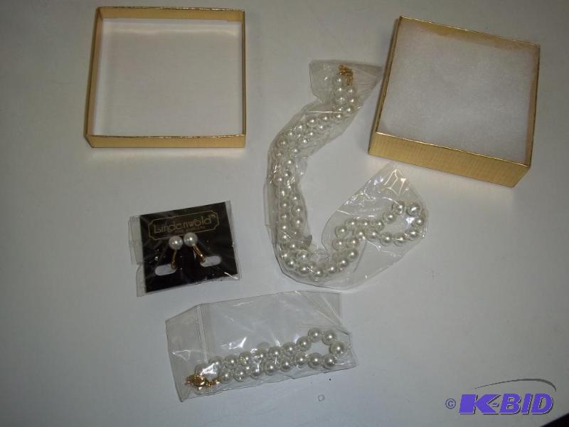 Lindenwood Pearls   Earrings  Bracelet  Neckl...