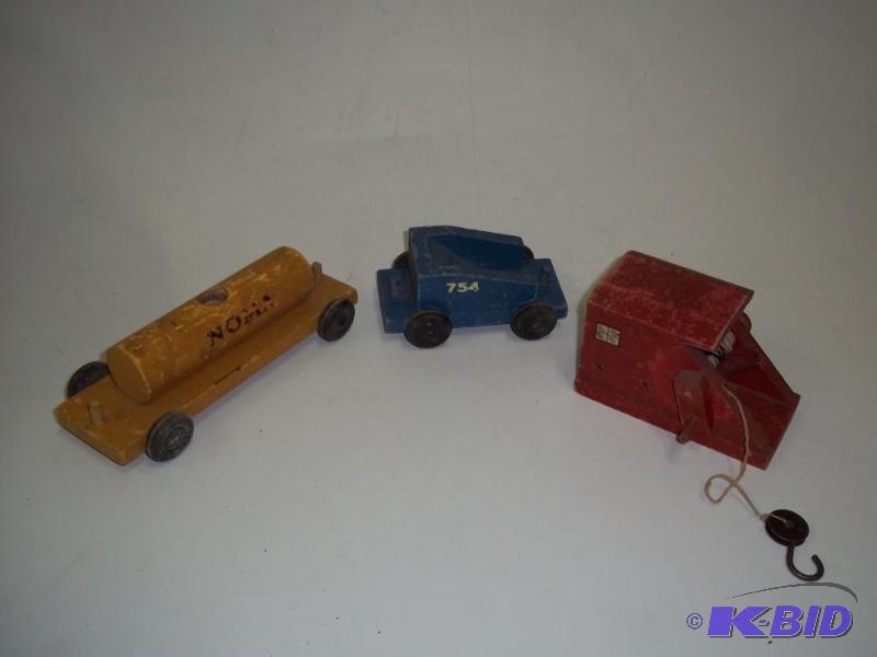 Miscellaneous toy parts...