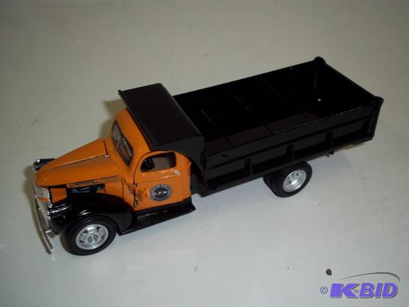 1941 Chevrolet Dump Truck Replica   Includes ...