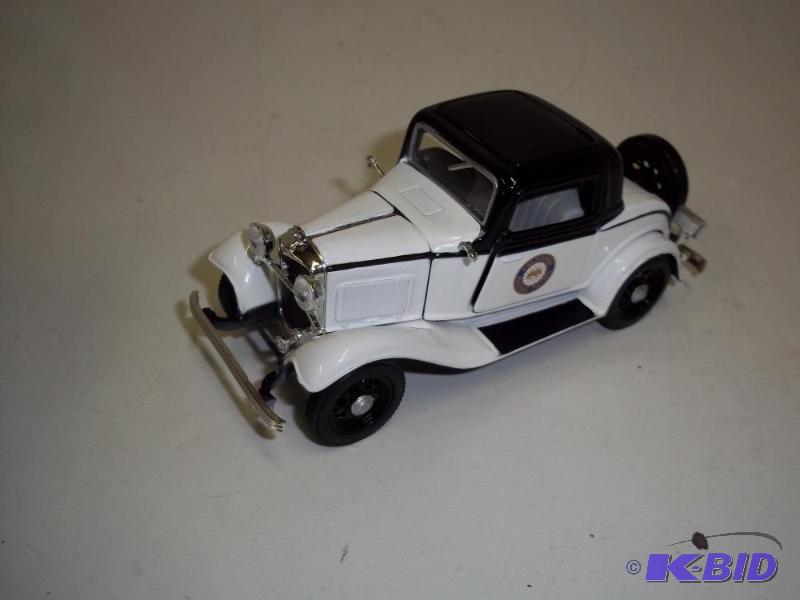 1932 Ford Police Car Replica   Includes Certi...