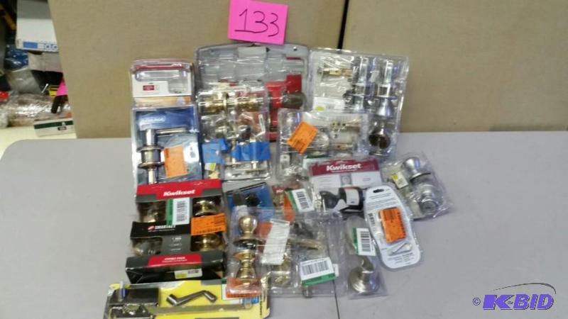 lot 133 image: LOT OF DOOR KNOBS
