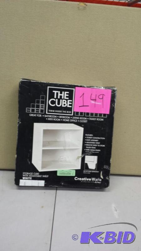 lot 149 image: The cube storage cube whit adjustable shelf