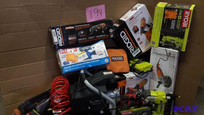 lot 194 image: Lot Of Salvage Tools
