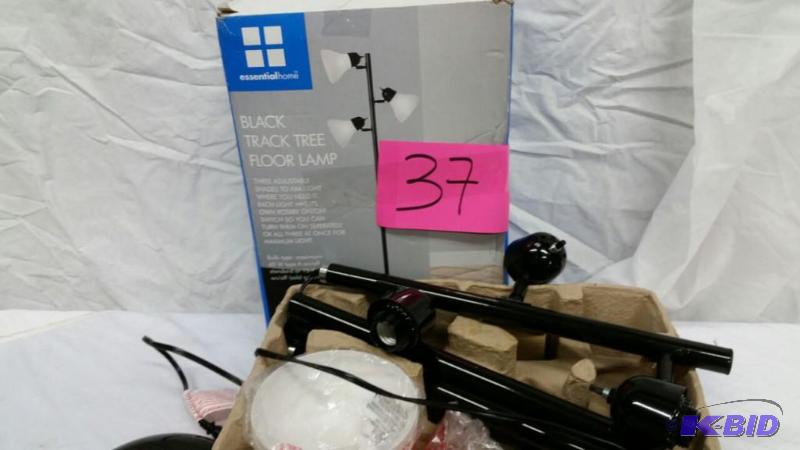 lot 37 image: Floor Lamp