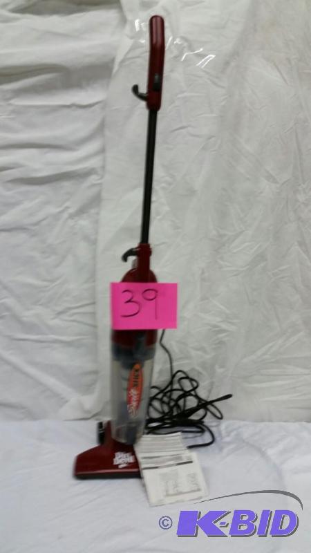 lot 39 image: Vacuum